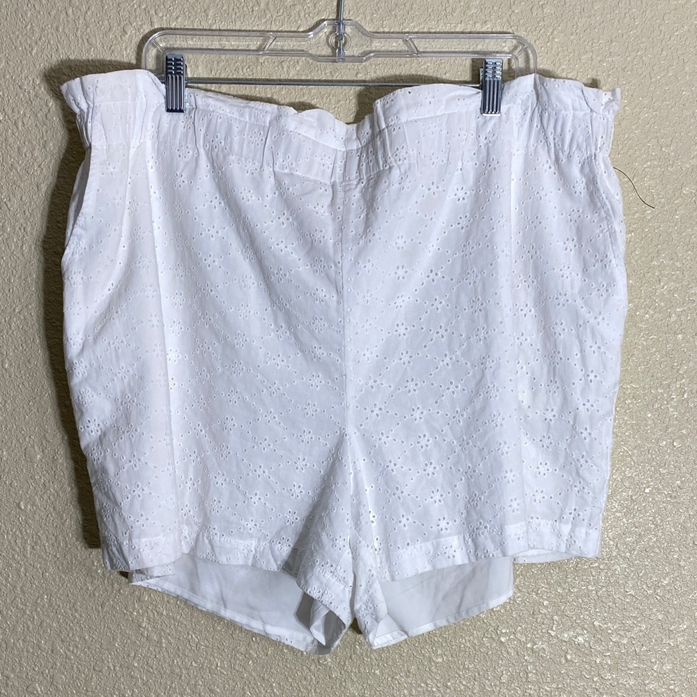 Bar III White Eyelet Shorts NWOT Size 3X